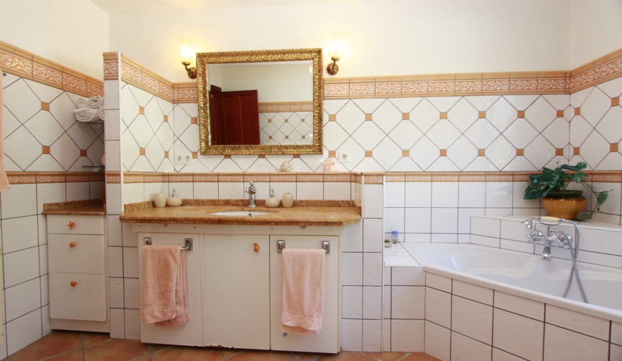 BIGHAUSEFORSALEINCALPE58
