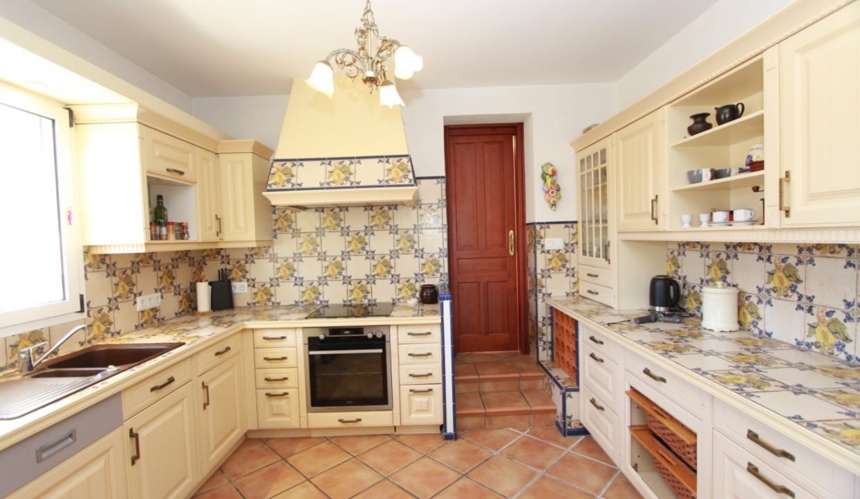 BIGHAUSEFORSALEINCALPE78