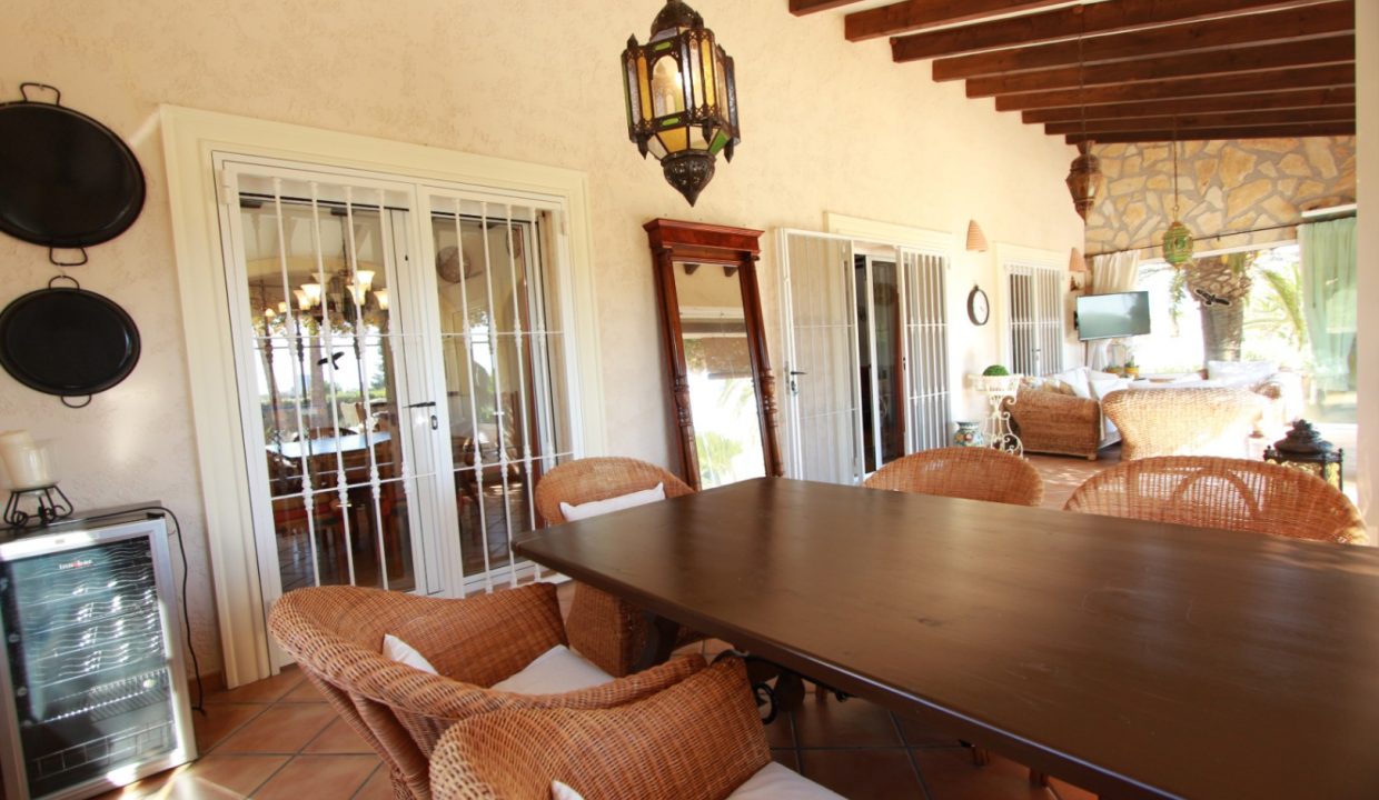 BIGHAUSEFORSALEINCALPE82