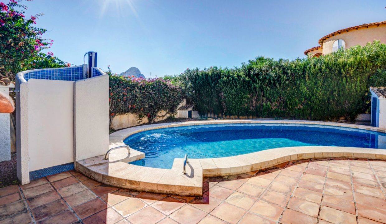 Jardn_Piscina_1