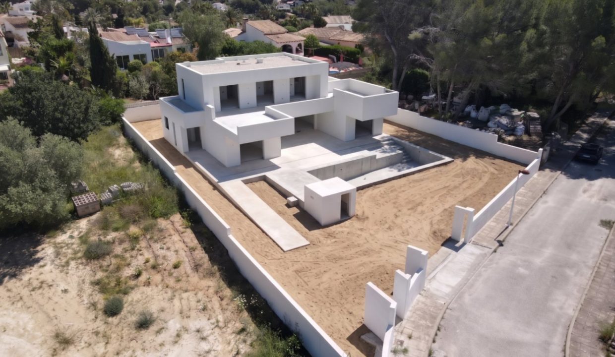 Villa_for_sale_under_construction_MorairaDron