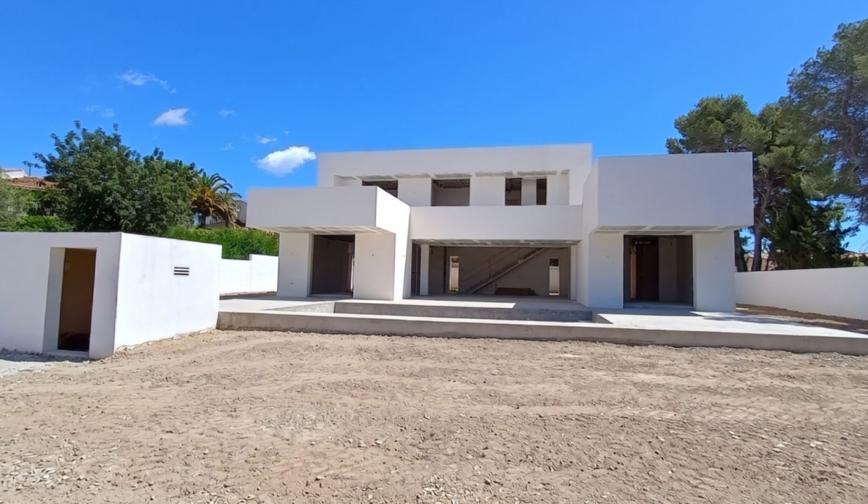Villa_for_sale_under_construction_Morairadron4