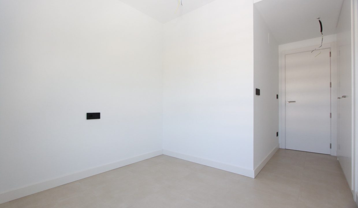 penthouseforsaleincalpewalkingtothebeach2
