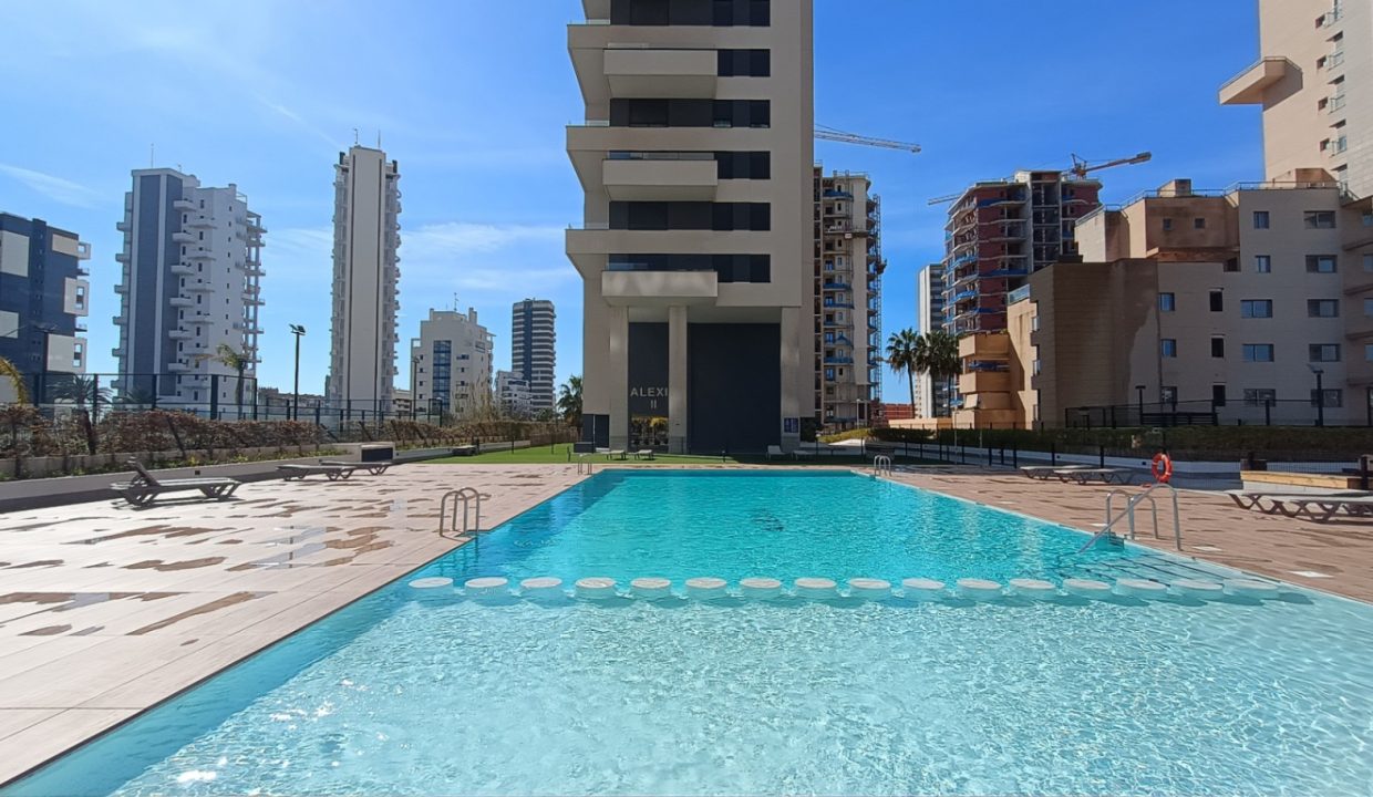 penthouseforsaleincalpewalkingtothebeach22