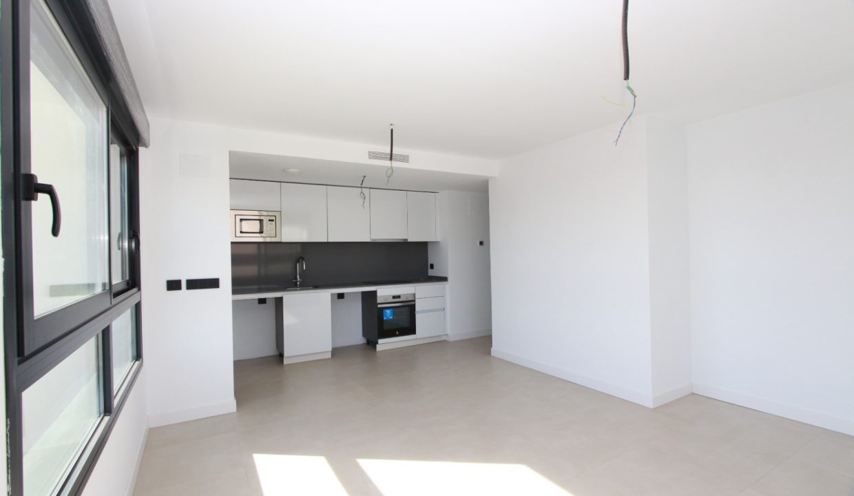 penthouseforsaleincalpewalkingtothebeach32
